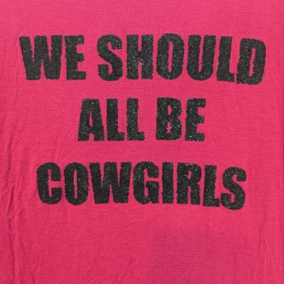 Ariat small long sleeve tshirt in hot pink with stain and fading - Picture 2 of 10